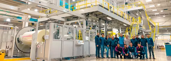 [Translate to English:] Auf dem Bild sehen wir die neue Extrusionsanlage